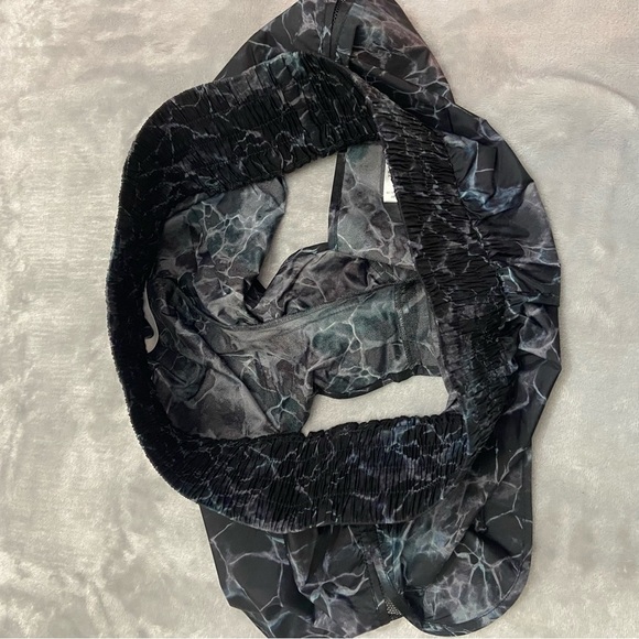 Theory x carbon38 Marble Print Athletic Shorts 28766 - Picture 5 of 8